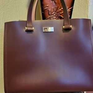A LOVELY HAND BAG